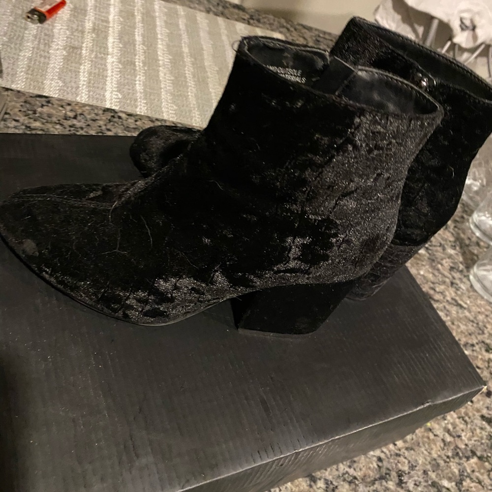 Kloset envy suede low cut boots